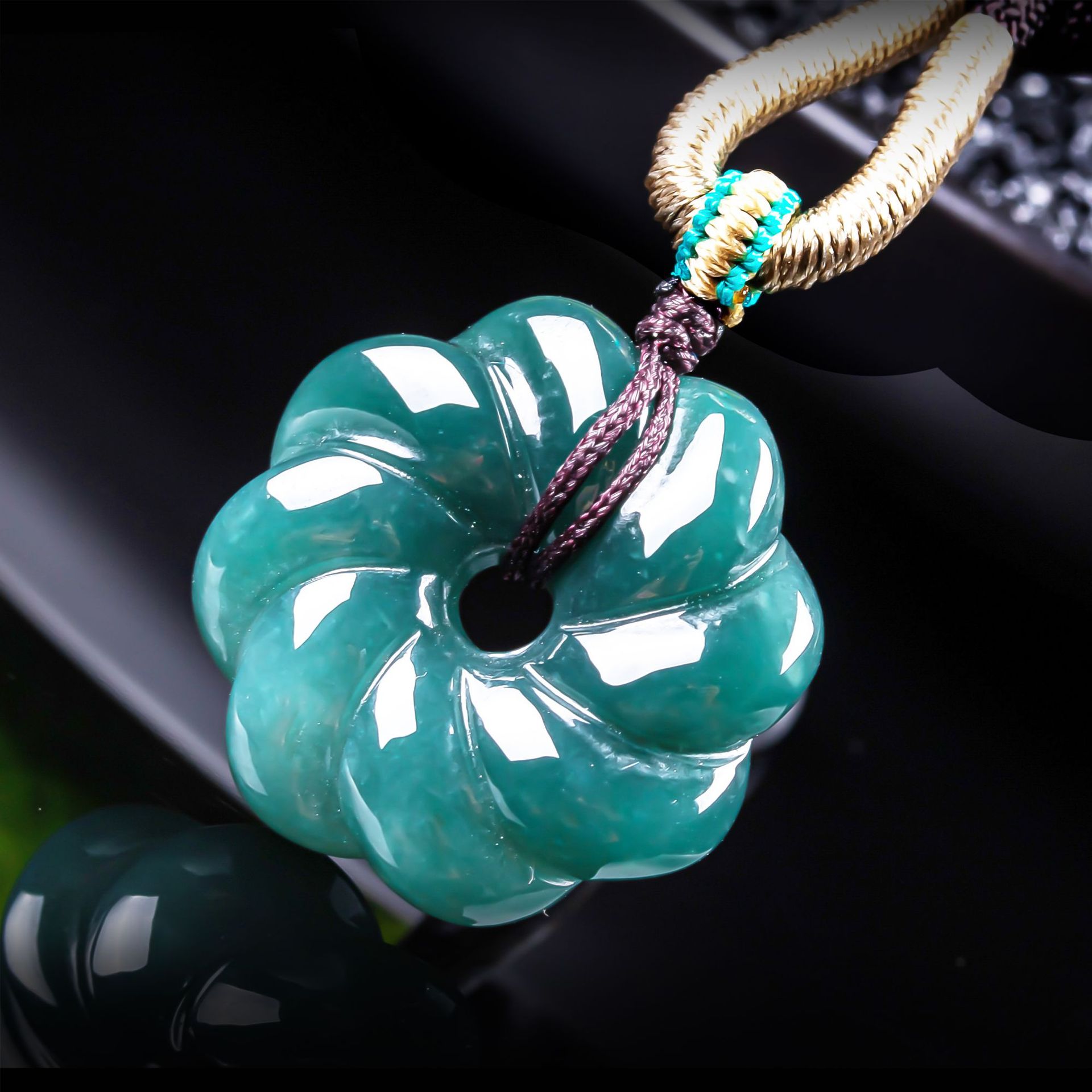Натуральный бирманский жадеито – обзор и цена Jewelry & Watches Ltd